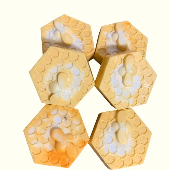 Handmade Soap - Oatmeal Honey & Milk Soap Bar - Picture 5 of 13